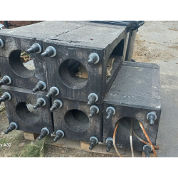 Fundament F2 (F-100/43) podstawa 430x430 rozstaw śrub 300x300